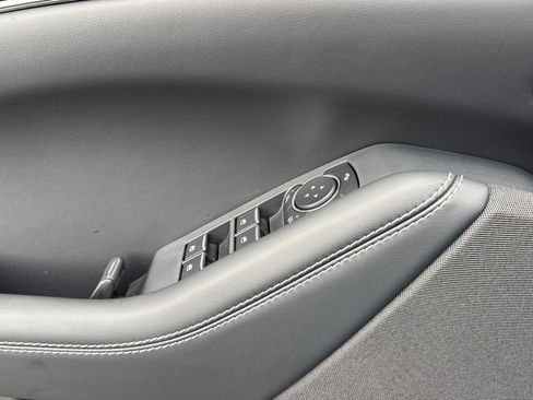 Certified 2025 Ford Mustang Mach-E Select image 12