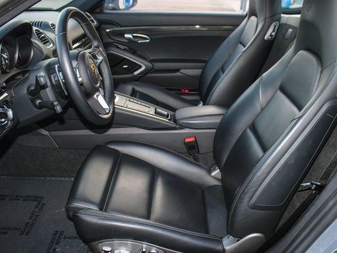Used 2025 Porsche 718 Cayman RWD image 16