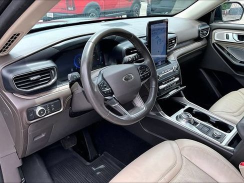 Used 2020 Ford Explorer Platinum w/ Premium Technology Package AWD/4WD image 13