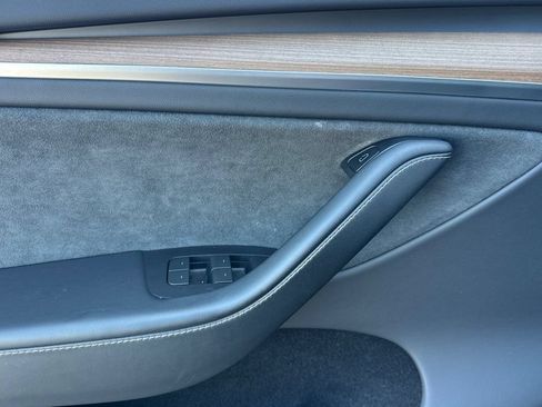 Used 2023 Tesla Model Y Long Range AWD/4WD image 10