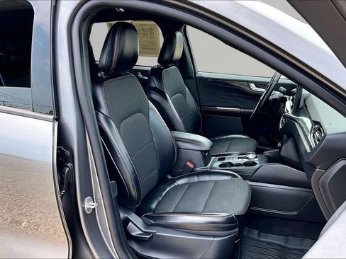 Certified 2024 Ford Escape ST-Line w/ Tech Pack #1 AWD/4WD image 7