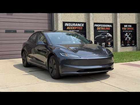 Used 2025 Tesla Model 3 RWD image 1