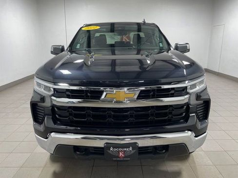 Used 2022 Chevrolet Silverado 1500 LT AWD/4WD image 2
