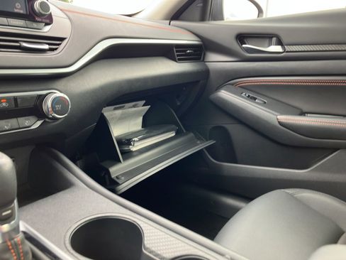 Used 2022 Nissan Altima 2.5 SR FWD image 21