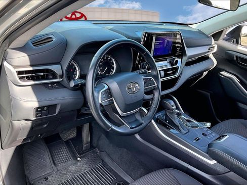 Used 2023 Toyota Highlander LE w/ Protection Package #3 (TMS) image 12