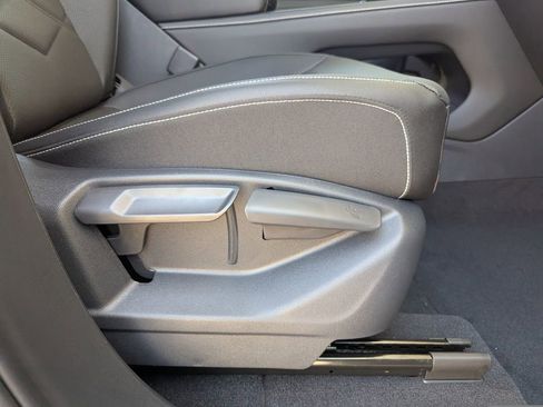 New 2026 Volkswagen Atlas SE image 40