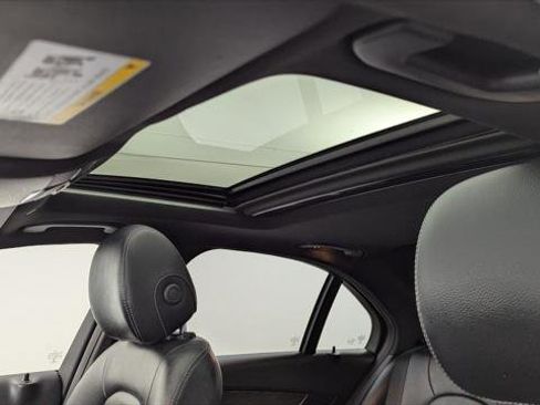 Used 2019 Mercedes-Benz C 300 4MATIC Sedan image 34