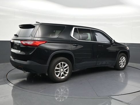 Used 2018 Chevrolet Traverse LS FWD image 5