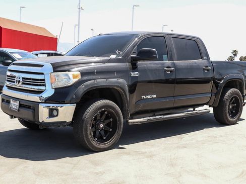 Used 2017 Toyota Tundra SR5 RWD image 3