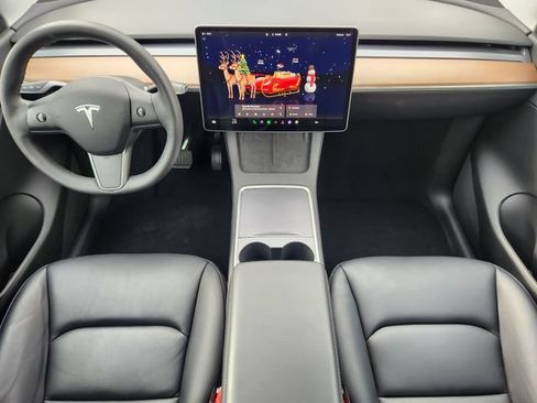 Used 2022 Tesla Model Y Long Range AWD/4WD image 12