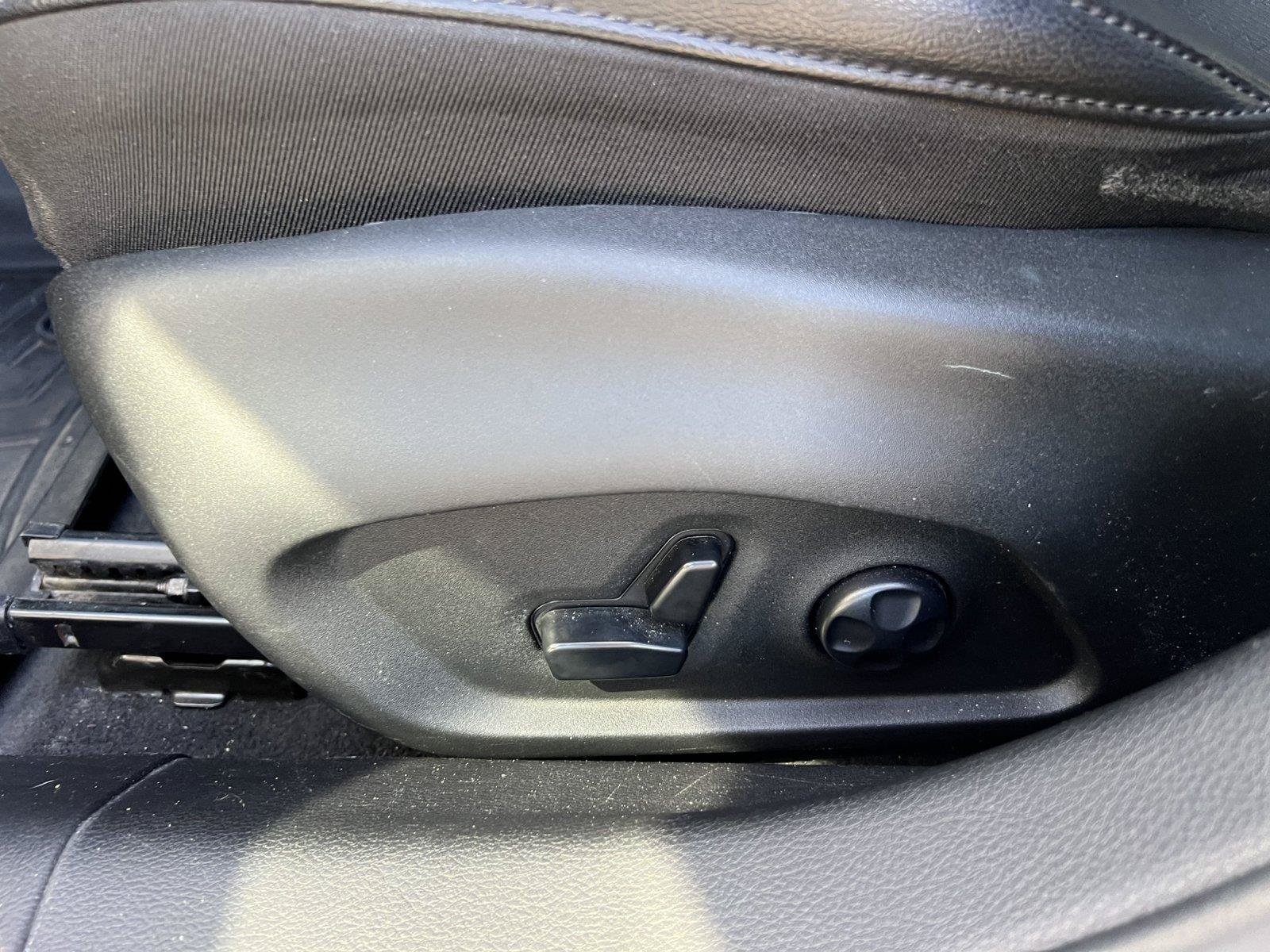 Used 2019 Jeep Compass Latitude w/ Popular Equipment Group AWD/4WD image 10