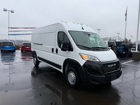 Used 2024 RAM ProMaster 2500 FWD image 1