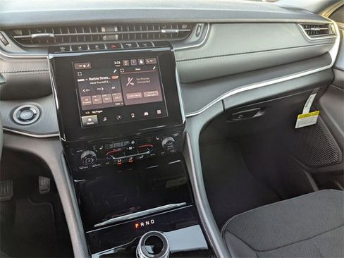 New 2025 Jeep Grand Cherokee L Altitude image 20