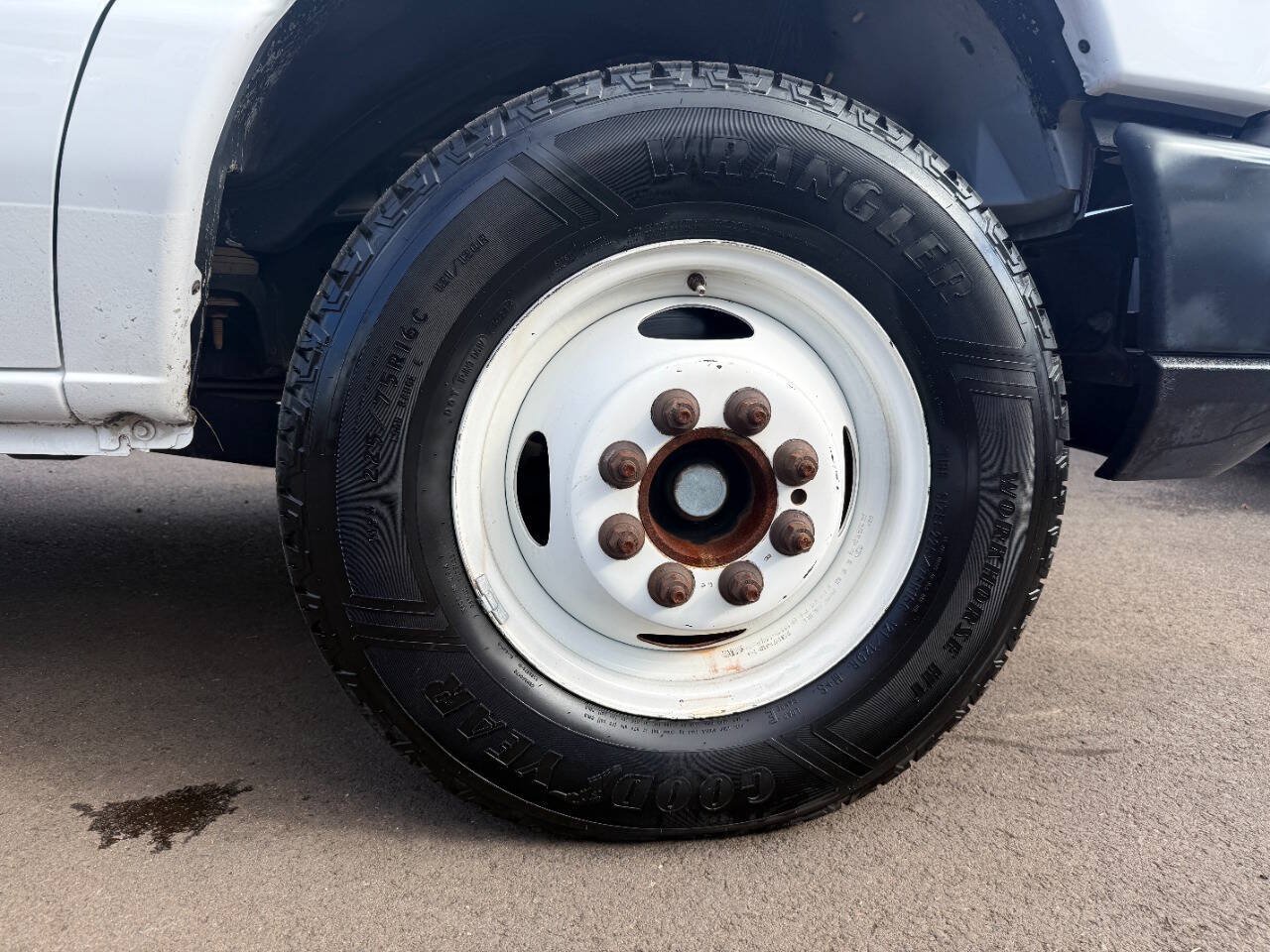 Used 2017 Ford E-350 and Econoline 350 Super Duty RWD image 38