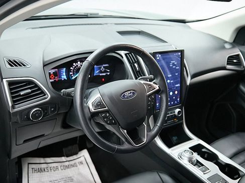 Used 2024 Ford Edge SEL image 13