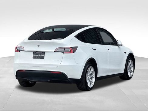 Used 2021 Tesla Model Y Long Range AWD/4WD image 8