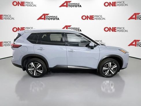 Used 2025 Nissan Rogue SL FWD image 8
