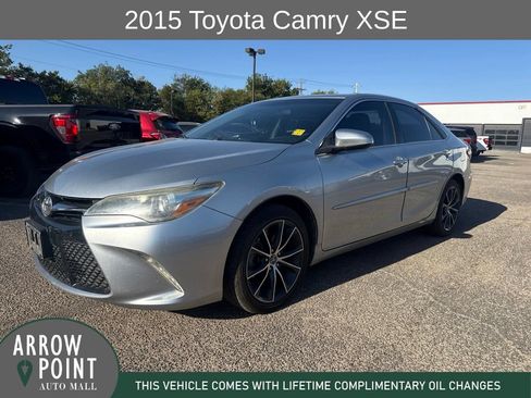 Used 2015 Toyota Camry XSE w/ Moonroof Package FWD image 5