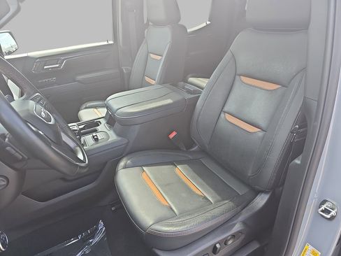 Used 2024 GMC Sierra 1500 AT4 w/ Technology Package AWD/4WD image 18