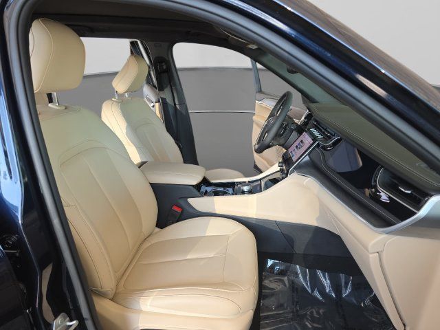 Used 2023 Jeep Grand Cherokee 4WD 4xe image 33