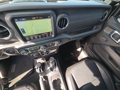 Used 2022 Jeep Wrangler Unlimited Sahara AWD/4WD image 6