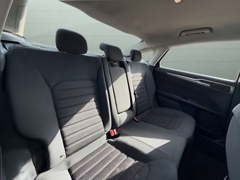 Used 2020 Ford Fusion SE image 18