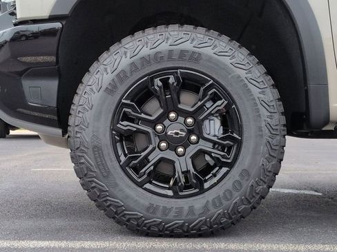 New 2026 Chevrolet Silverado 1500 ZR2 w/ Dark Appearance Package AWD/4WD image 31