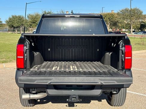 Used 2025 Toyota Tacoma SR image 6