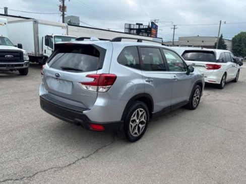 Used 2019 Subaru Forester Premium AWD/4WD image 4