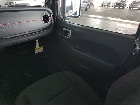 New 2025 Jeep Wrangler Unlimited Rubicon w/ Technology Group image 17