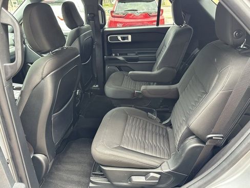Used 2020 Ford Explorer XLT image 14