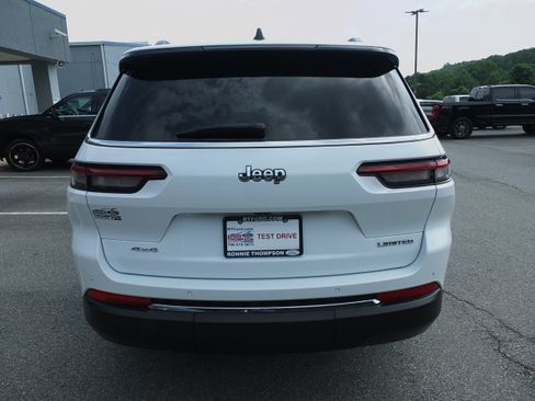 Used 2023 Jeep Grand Cherokee L Limited AWD/4WD image 4