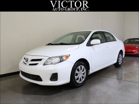 Used 2011 Toyota Corolla LE image 4
