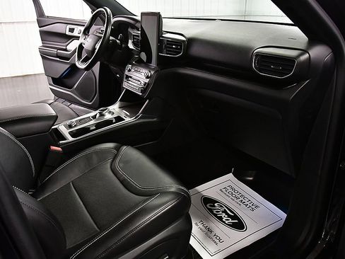 Used 2020 Ford Explorer ST w/ Premium Technology Package image 29