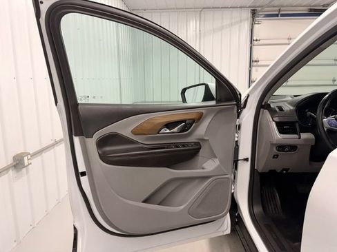 Used 2021 GMC Terrain SLE w/ Driver Convenience Package FWD image 14