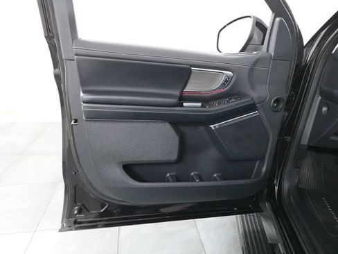 Certified 2025 Ford Expedition Platinum AWD/4WD image 30