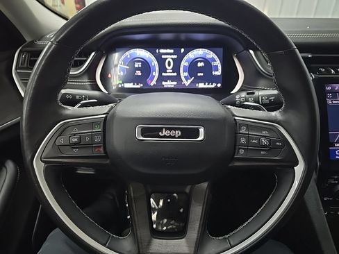 Used 2021 Jeep Grand Cherokee L Limited AWD/4WD image 18