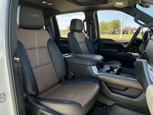 Used 2024 Chevrolet Silverado 2500 High Country w/ Technology Package AWD/4WD image 32