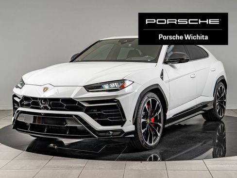 Used 2022 Lamborghini Urus AWD/4WD image 1