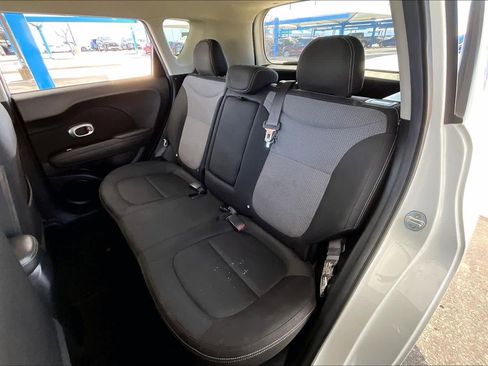 Used 2018 Kia Soul + image 20