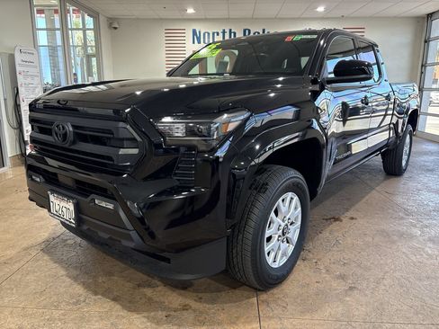 Used 2025 Toyota Tacoma SR5 AWD/4WD image 6