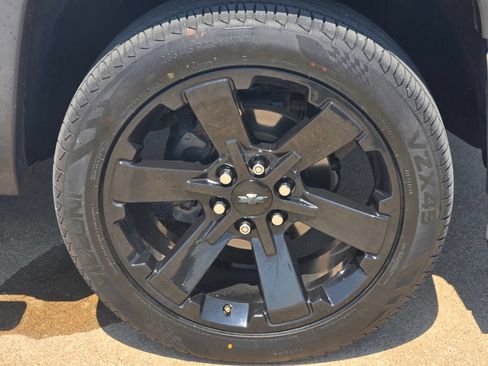 Used 2017 Chevrolet Silverado 1500 LT w/ All Star Edition RWD image 9