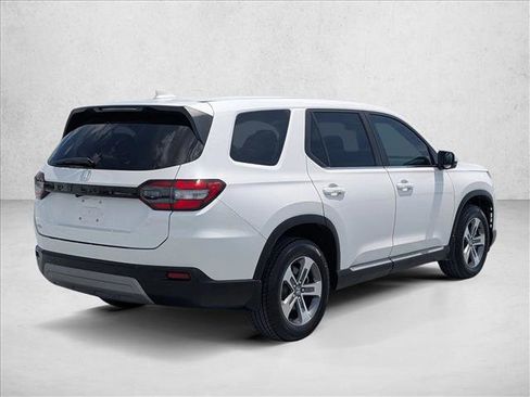 Used 2024 Honda Pilot EX-L image 4