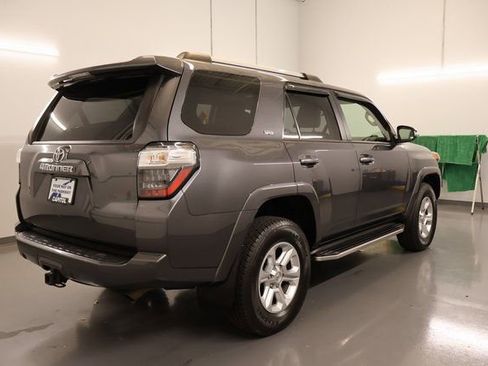 Used 2020 Toyota 4Runner SR5 Premium image 2