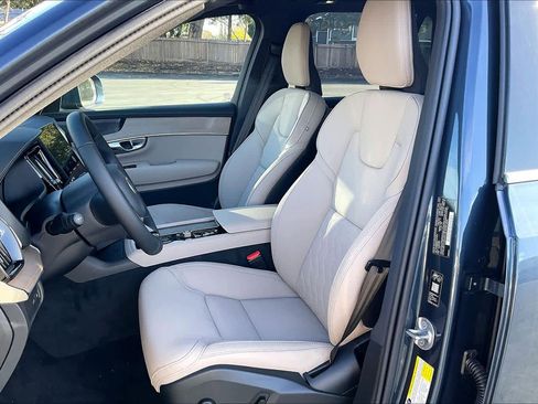 New 2026 Volvo XC90 T8 Plus image 11