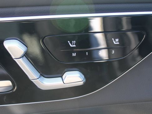 Used 2026 Mercedes-Benz GLC 300 image 23