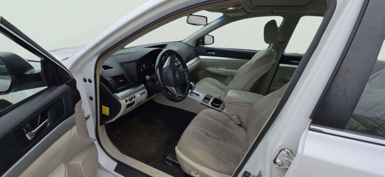 Used 2012 Subaru Legacy 2.5i Premium w/ All-Weather Pkg + Moonroof AWD/4WD image 7
