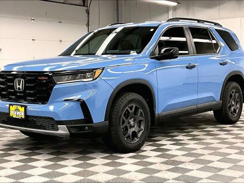 Used 2023 Honda Pilot TrailSport image 11