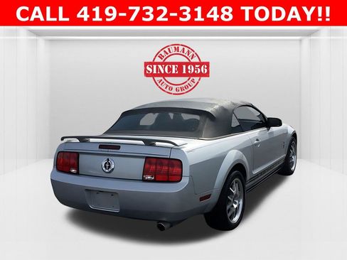 Used 2006 Ford Mustang Convertible image 8