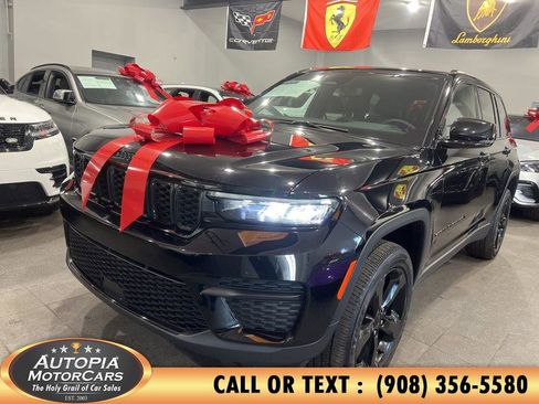 Used 2023 Jeep Grand Cherokee Altitude image 39